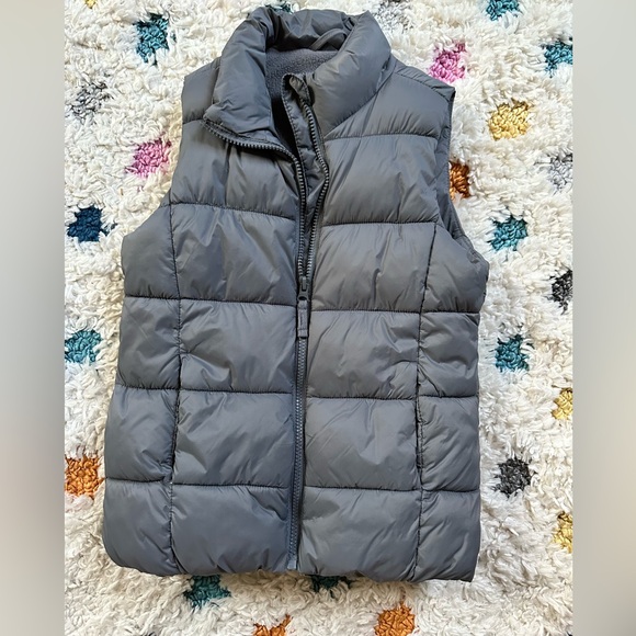 4 adorable Girls vests size 8 - Picture 5 of 5